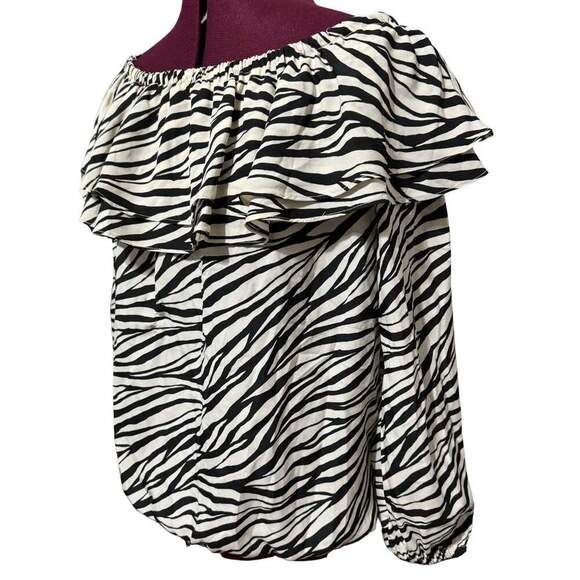 MICHAEL KORS Zebra Off-the-Shoulder Long Sleeve Ruffle Crepe Top NWT Medium - Picture 2 of 11